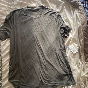 Free fly bamboo motion tee size XL color fatigue NWT